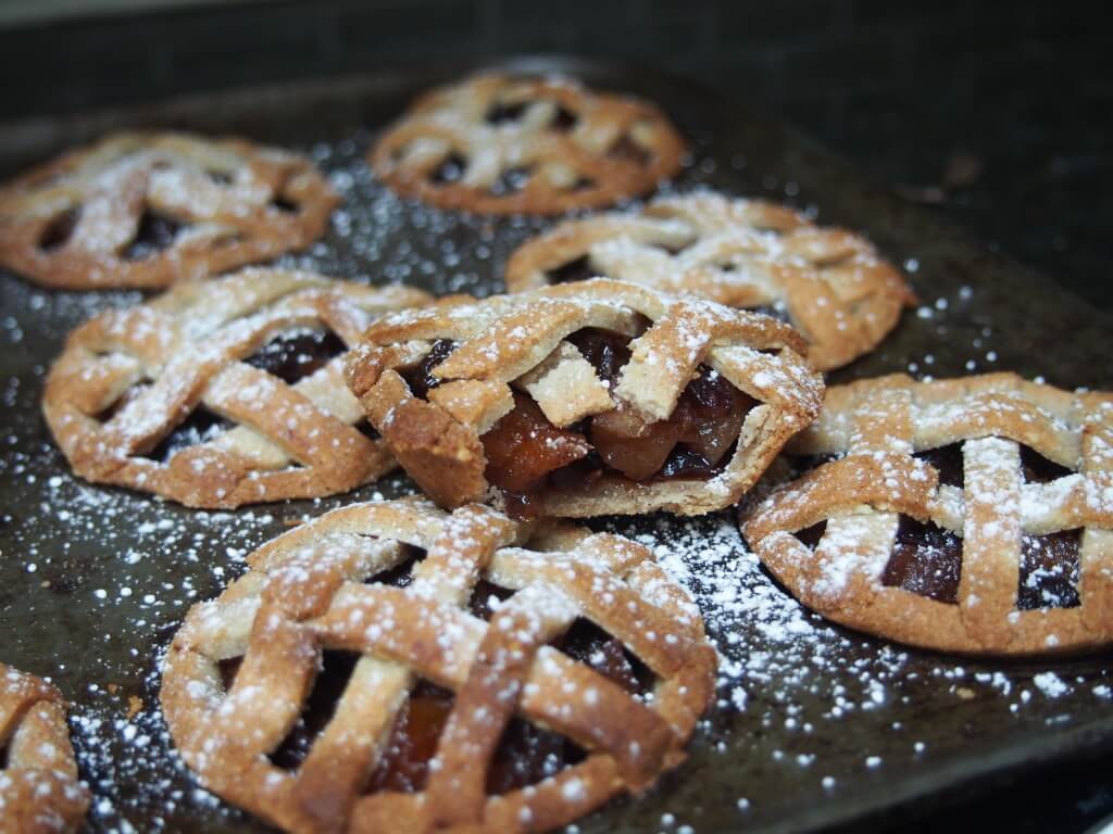 gluten free mince pie dusted with powdered sugar