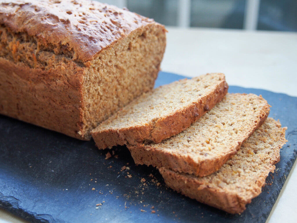 Easy to make, with no added sugar & lots of delicious ingredients, this carrot and banana bread is healthy & the best of carrot cake & banana bread in one.