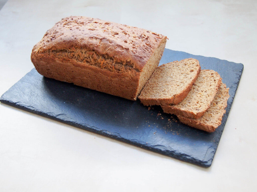 Easy to make, with no added sugar & lots of delicious ingredients, this carrot and banana bread is healthy & the best of carrot cake & banana bread in one.