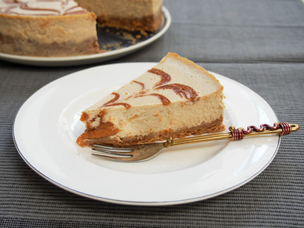 banana baked cheesecake with peanut butter swirls (that's healthy too!)