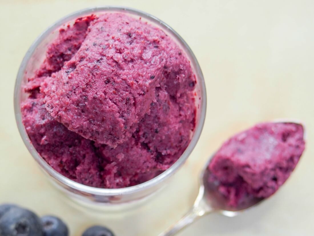 blueberry frozen yogurt