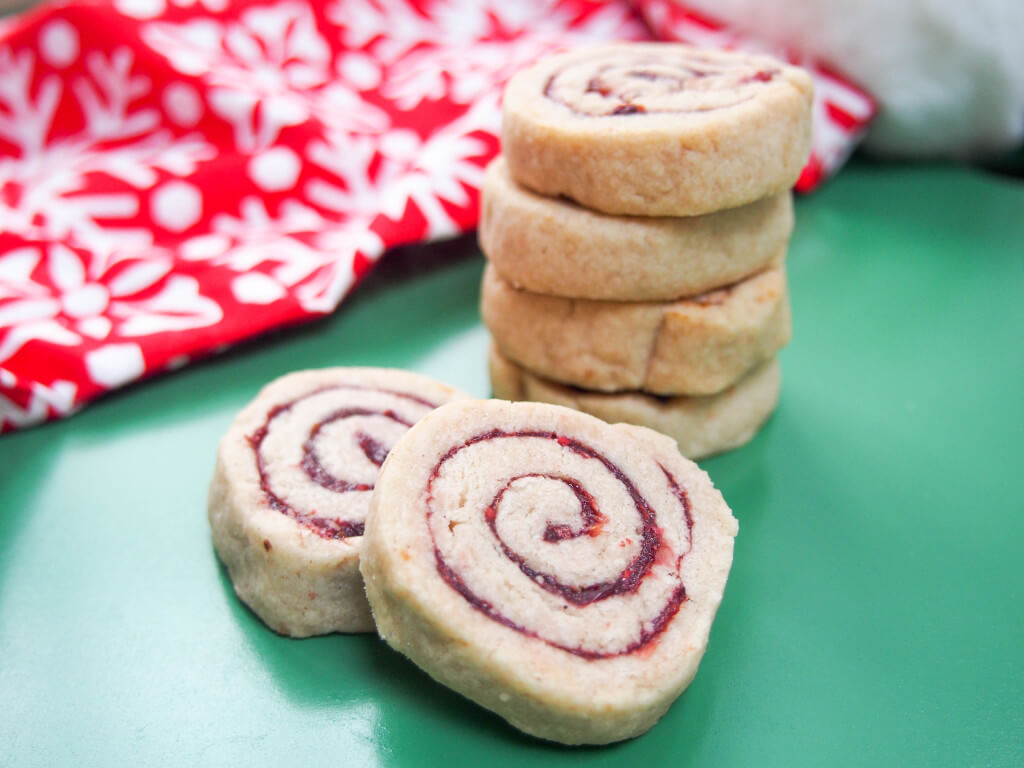 Cranberry-pomegranate-filled shortbread spiral cookies Cranberry-pomegranate-filled shortbread spiral cookies