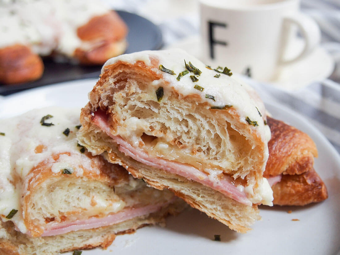 croque monsieur croissant