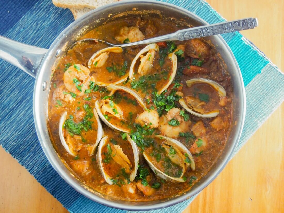 Romesco de peix, Catalan fish stew, is a wonderfully flavorful mix of seafood in a sauce made with almonds, peppers, tomato and garlic. It's comforting without being too heavy. Truly delicious. Romesco de peix (Catalan fish stew)
