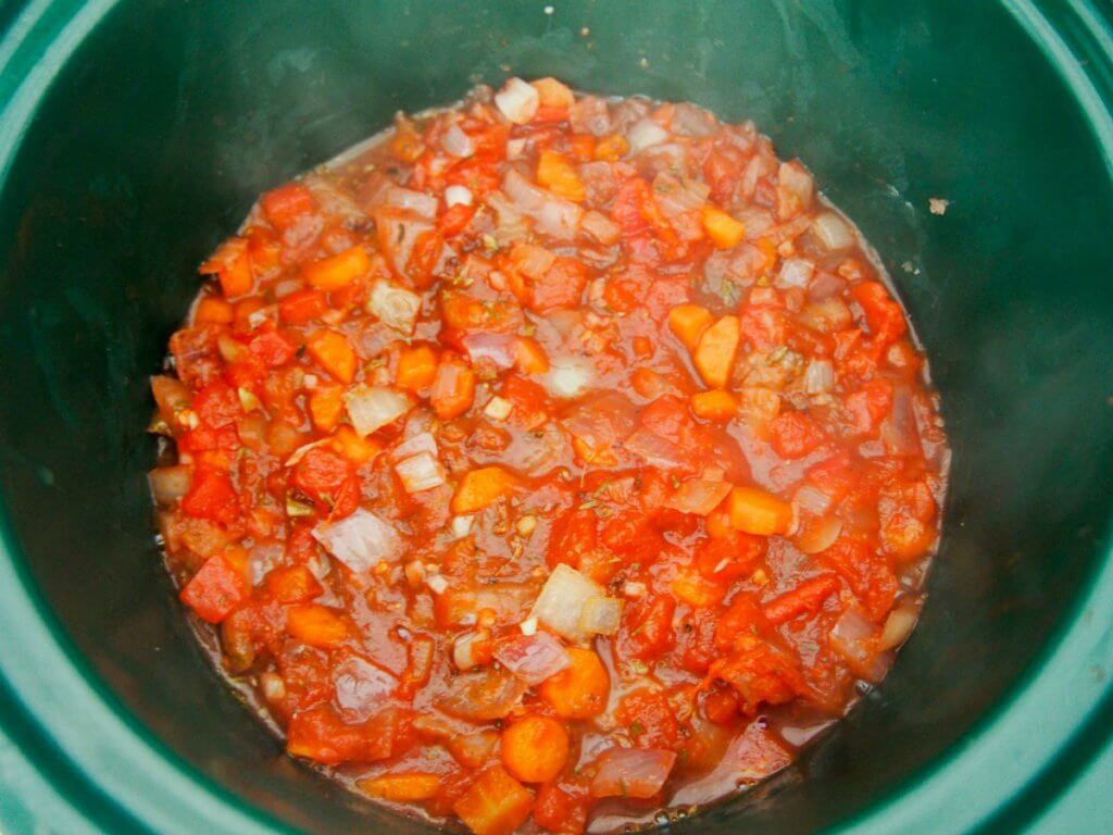 making slow cooker short rib ragu with polenta