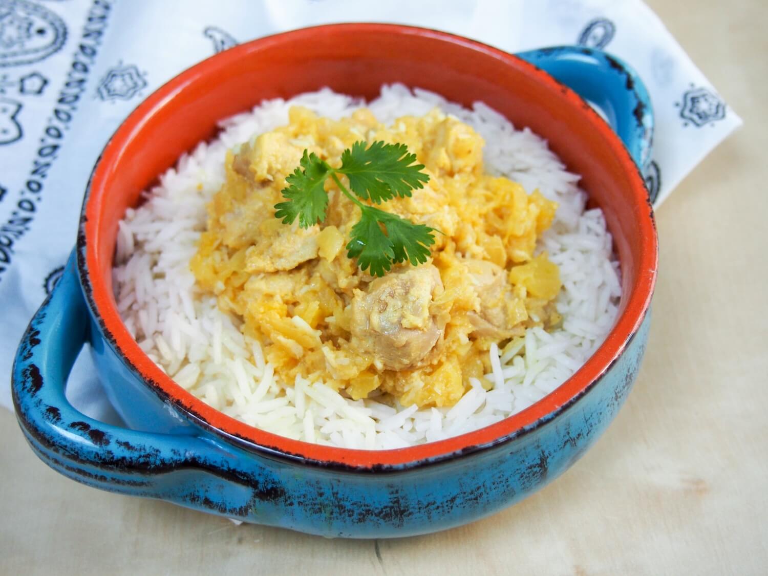 Slow cooker pineapple chicken curry