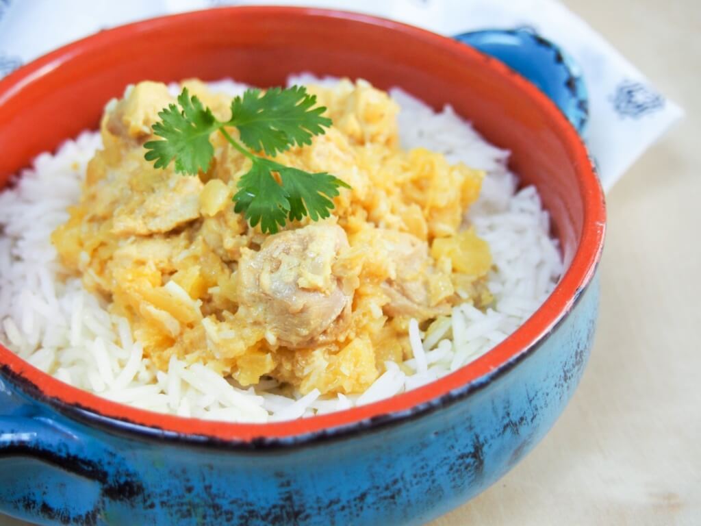 Slow cooker pineapple chicken curry