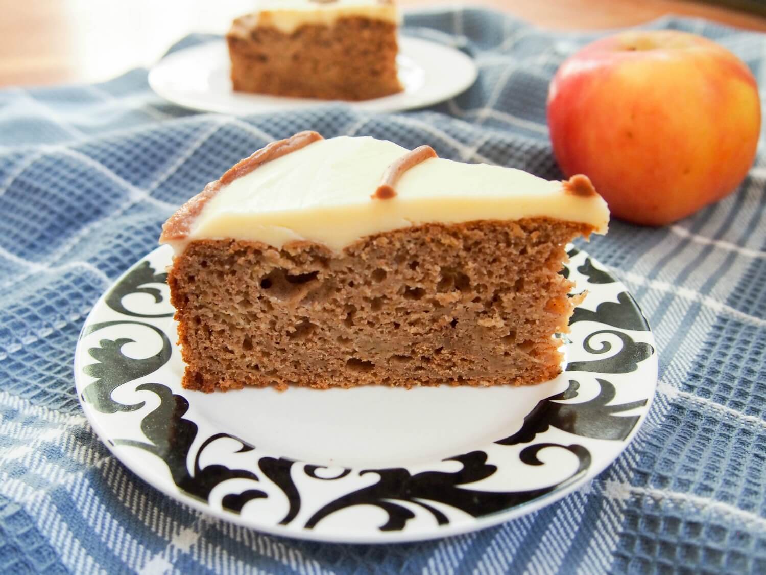sour cream apple cake