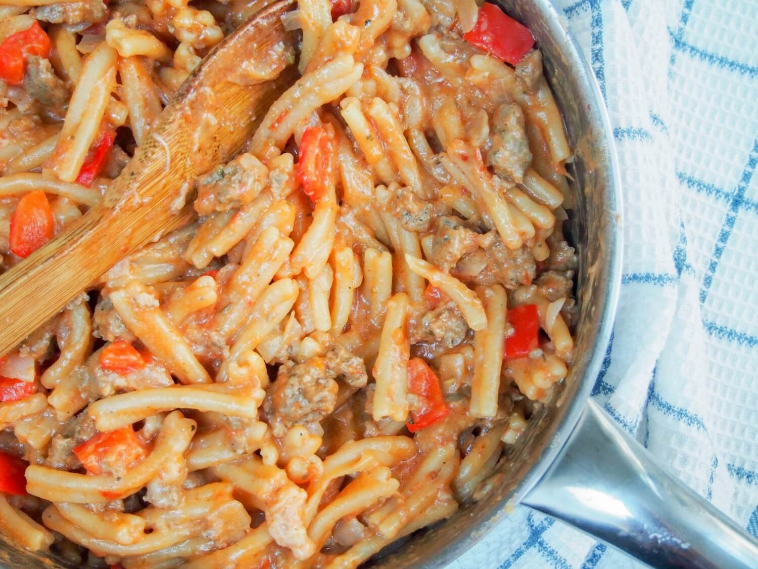 Spicy sausage pasta skillet