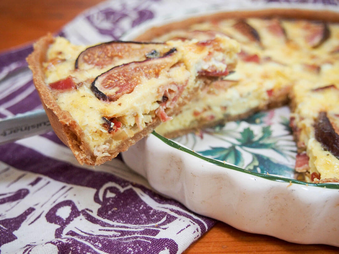 fig, goat's cheese and bacon quiche