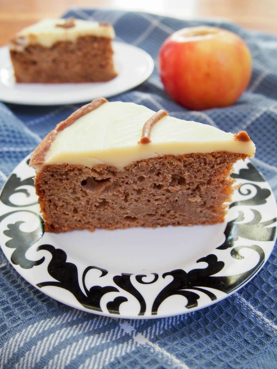 sour cream apple cake