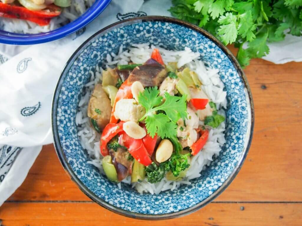This lime peanut sauce stir fry combines a tasty, easy sauce with a quick stir fry - here with chicken & veg but mix it up! A delicious, quick & easy meal.