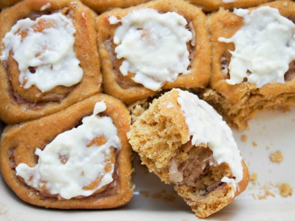 Pumpkin cinnamon rolls with maple-apple filling - a healthier version of the classic treat made with wholewheat flour and no refined sugar, but still delicious!