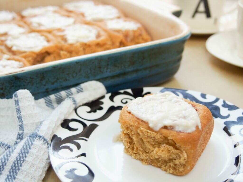 Pumpkin cinnamon rolls with maple-apple filling - a healthier and very fall-inspired version of the classic treat with wholewheat flour and no refined sugar, but so delicious!