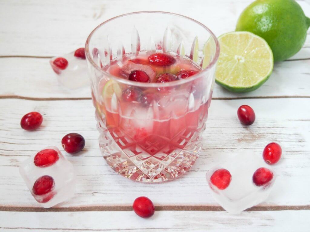 cranberry caipirinha