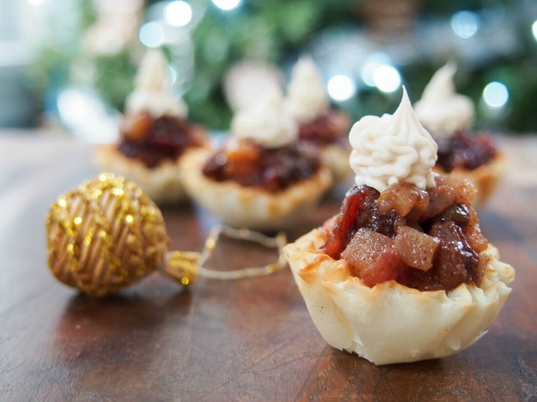 easy mini mincemeat tarts (no bake)