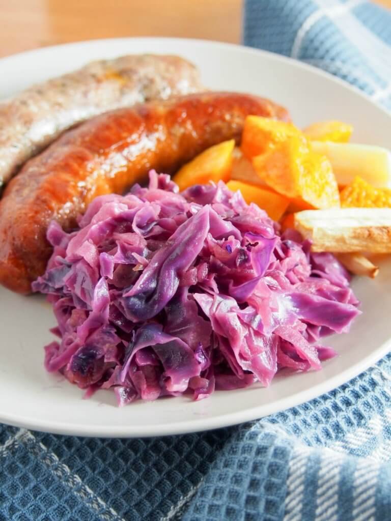 braised red cabbage with apples