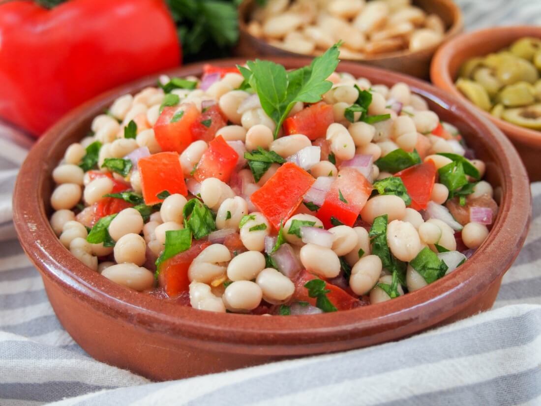Easy white bean salad in serving dish