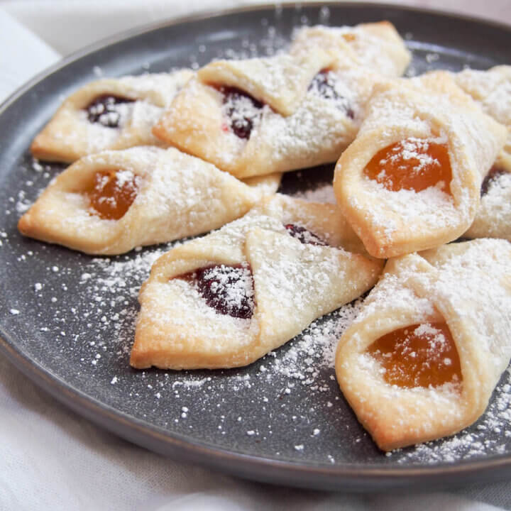 plate of kolachy cookies