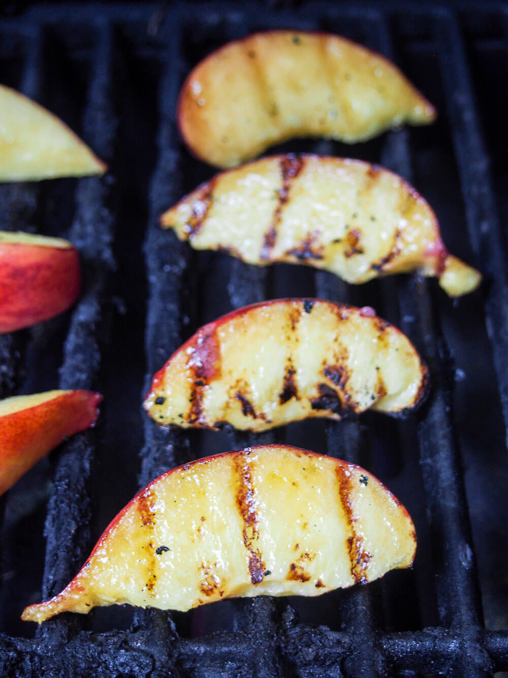grilling peaches