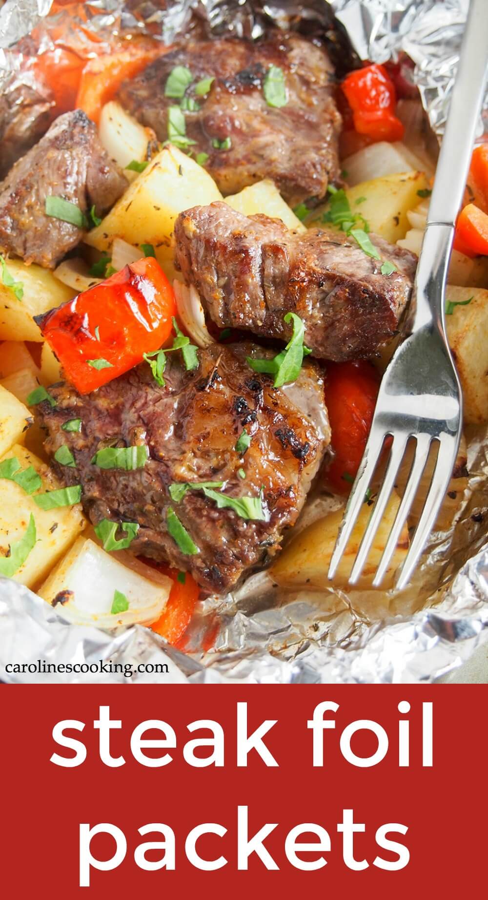 Whatever your weather, these steak foil packets are a delicious, easy meal. They take no time to prepare, the whole meal cooks together and there's minimal clean up. What could be better?! Flavorful, easy to adapt, and great either grill or oven cook. #steakandpotatoes #grilling #foilpack #glutenfree