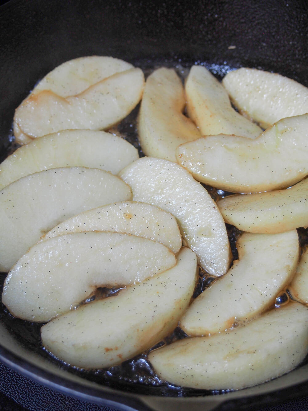 cooking vanilla fried apples