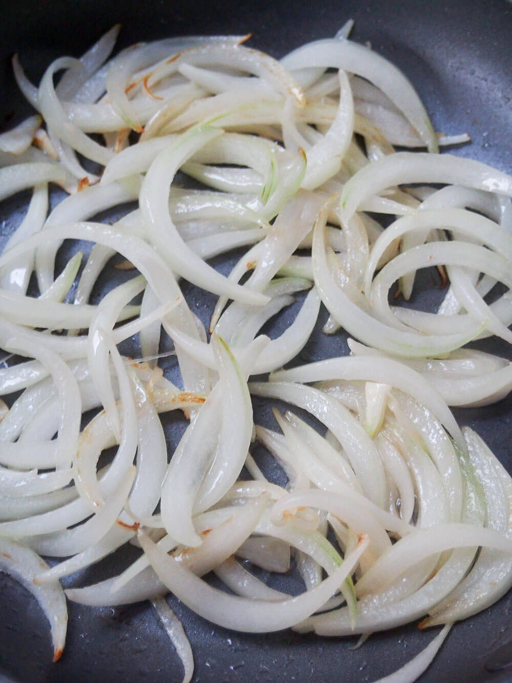 softening onion for flammekueche