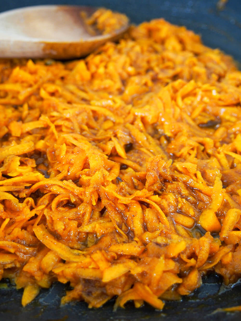 making pumpkin filling