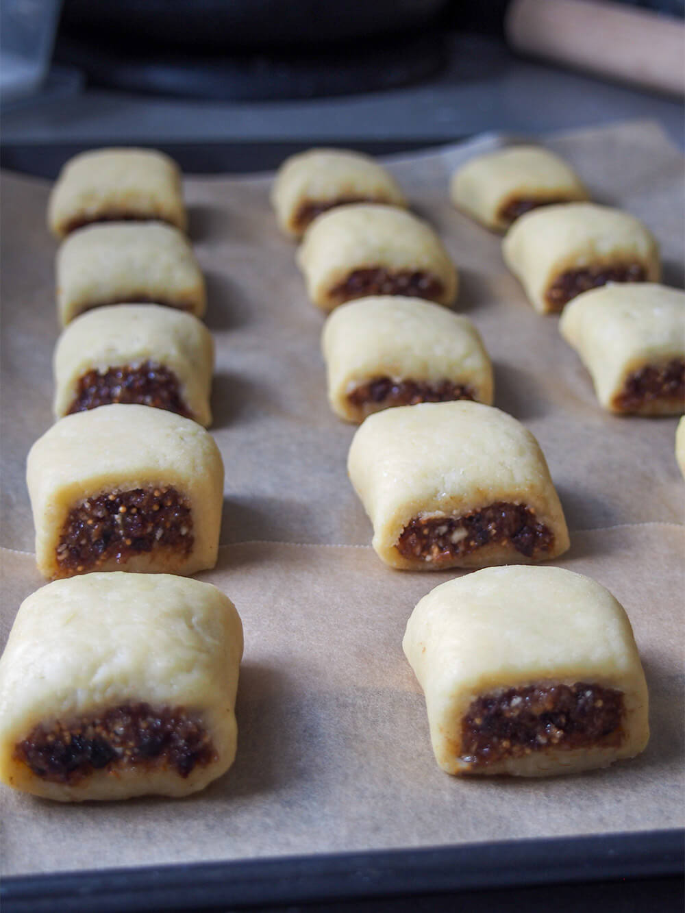 formed cucidati ready to bake