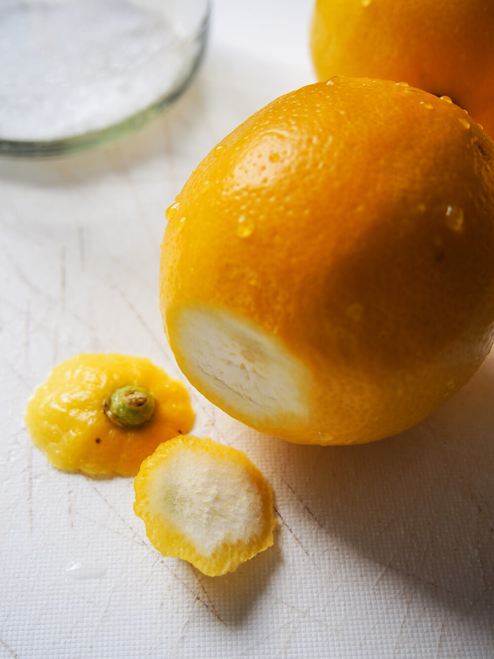 trimming end off lemons