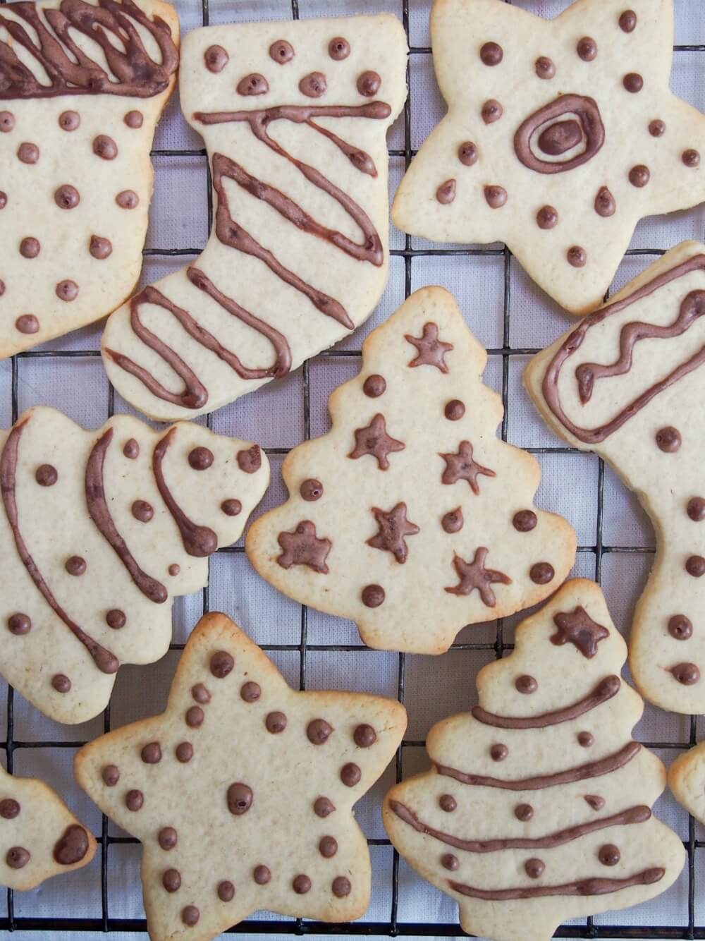 close up overhead view of German ginger cookies on cooling rack