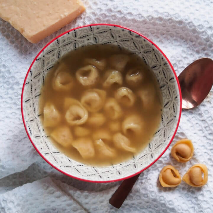 bowl of tortellini in brodo