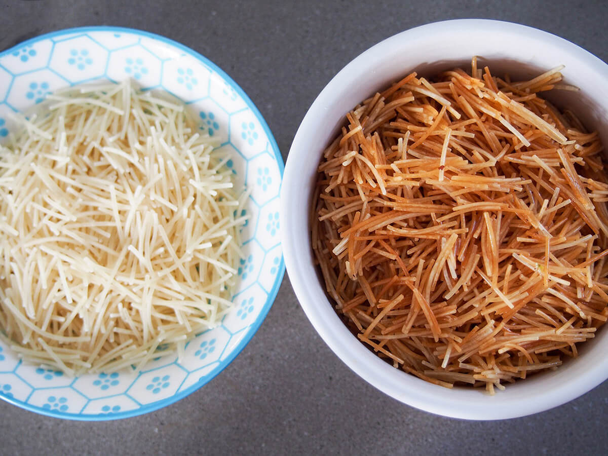 bowl of raw on left and bowl with toasted vermicelli to right