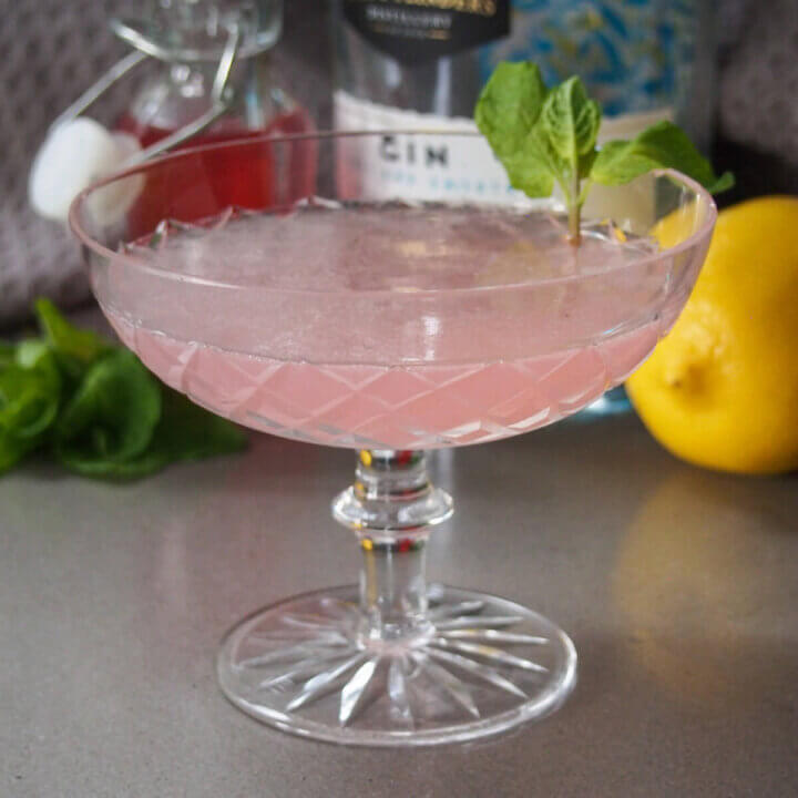 glass of rhubarb southside cocktail