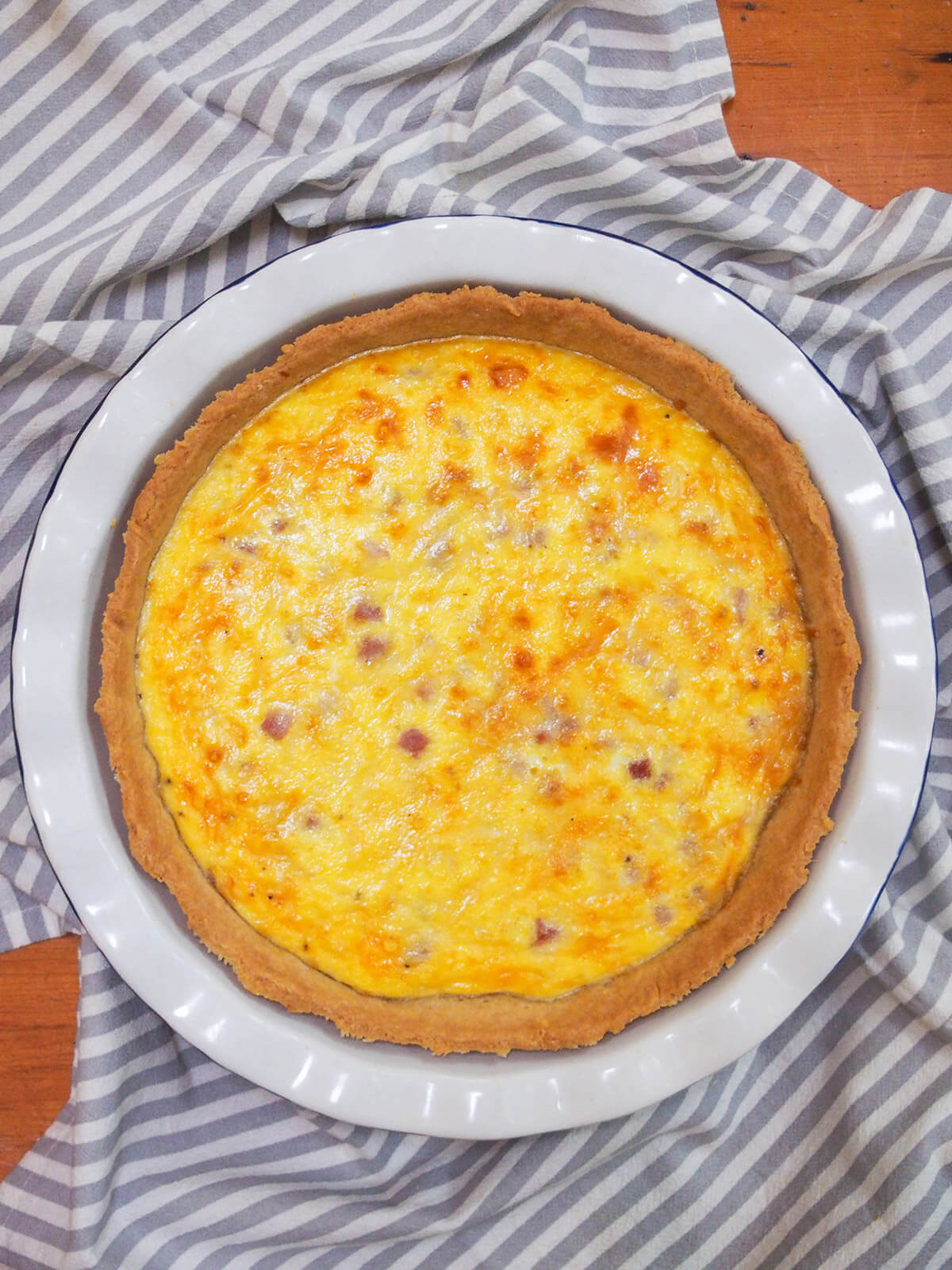 whole quiche Lorraine from overhead