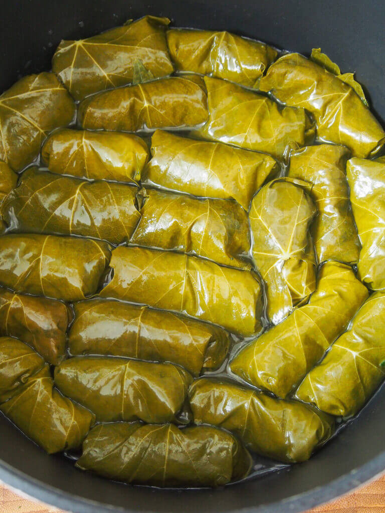 dolmeh barge mo in layer in a pot