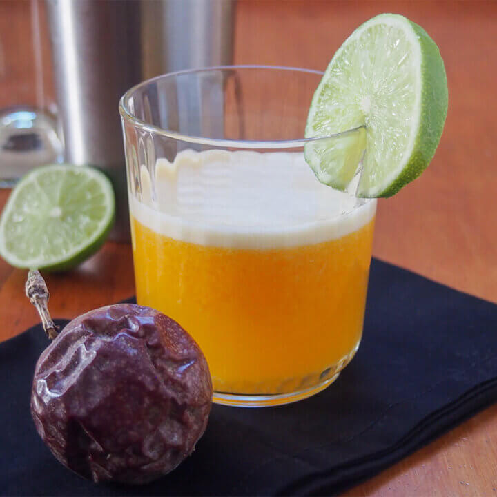 glass of maracuya sour