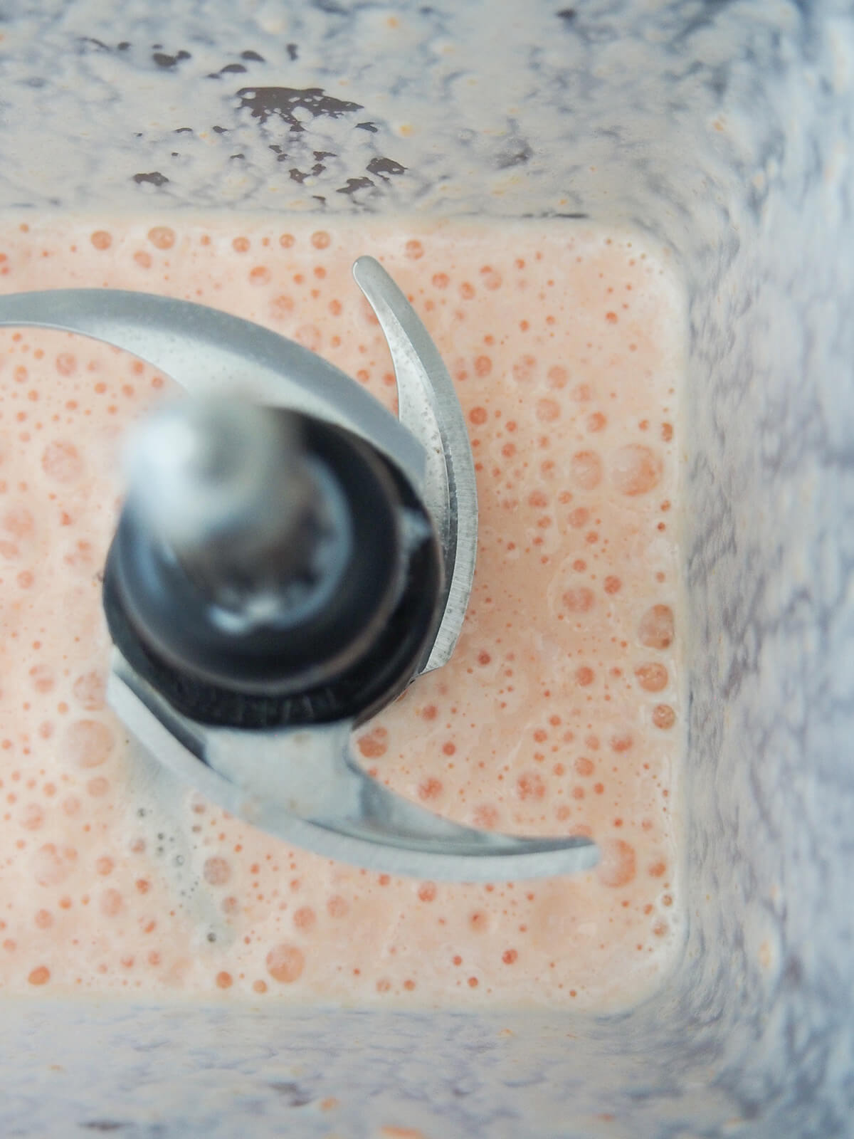 blended papaya milkshake in blender.