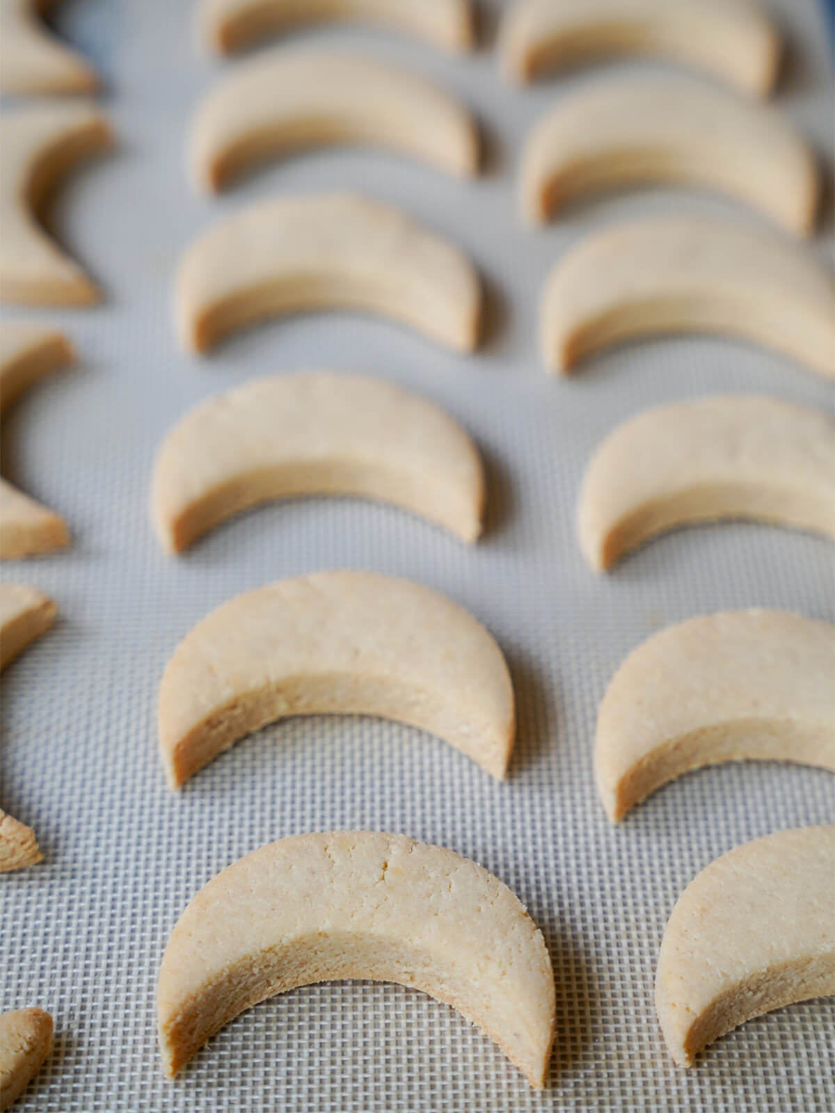 lemon almond cookies zedernbrot out oven on baking sheet before adding glaze.